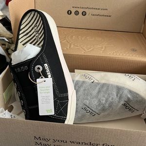 Taos black slides sneakers brand new women’s size 10